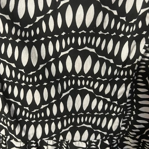 An awesome summer dress in black and white Made by Ricki’s and a size 14 - Picture 3 of 7